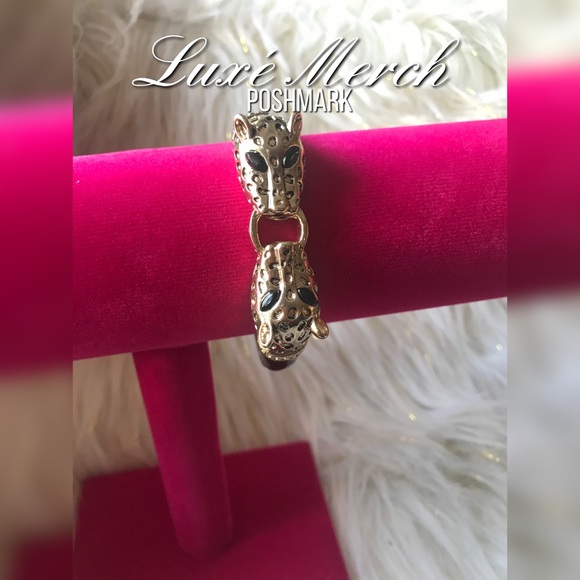 Vintage🐆 Leopard/Jaguar Black Enamel Gold Tone Cuff Hinge Bracelet/Bangle - Picture 1 of 5